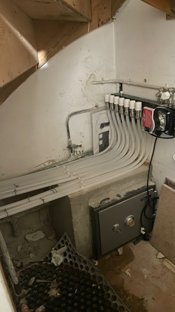 PHOTO-2024-12-06-15-06-29-3-e1753956401152-576x1024